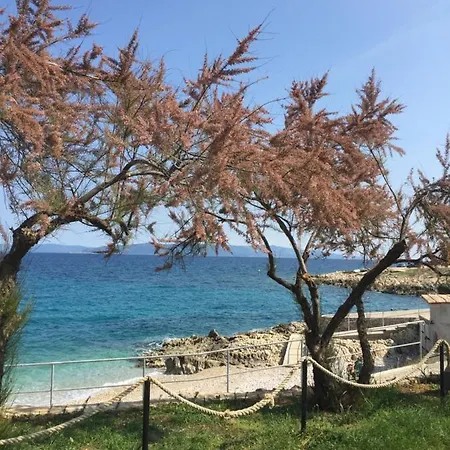Rosso 400 M From Beach, Comfortable & Free Parking *