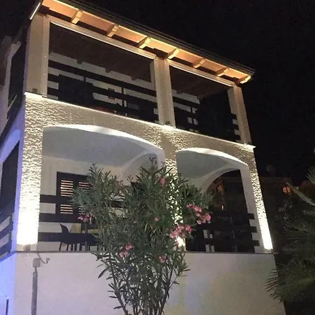 Residence4a-appartamento Rosso Ravni