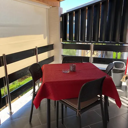 Rosso 400 M From Beach, Comfortable & Free Parking