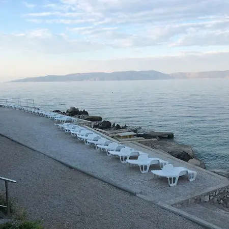 Апартаменты Rosso 400 M From Beach, Comfortable & Free Parking *