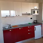 Rosso 400 M From Beach, Comfortable & Free Parking *