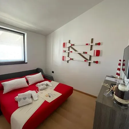 公寓 Rosso Apartment 400 M From Beach, Comfortable Stay & Free Parking 拉维尼