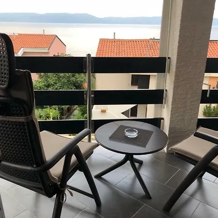 Residence4a-appartamento Rosso Apartment Ravni