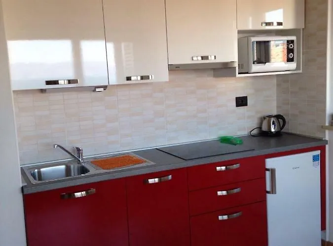 Rosso 400 M From Beach, Comfortable & Free Parking *
