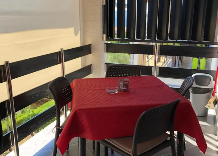 Rosso 400 M From Beach, Comfortable & Free Parking